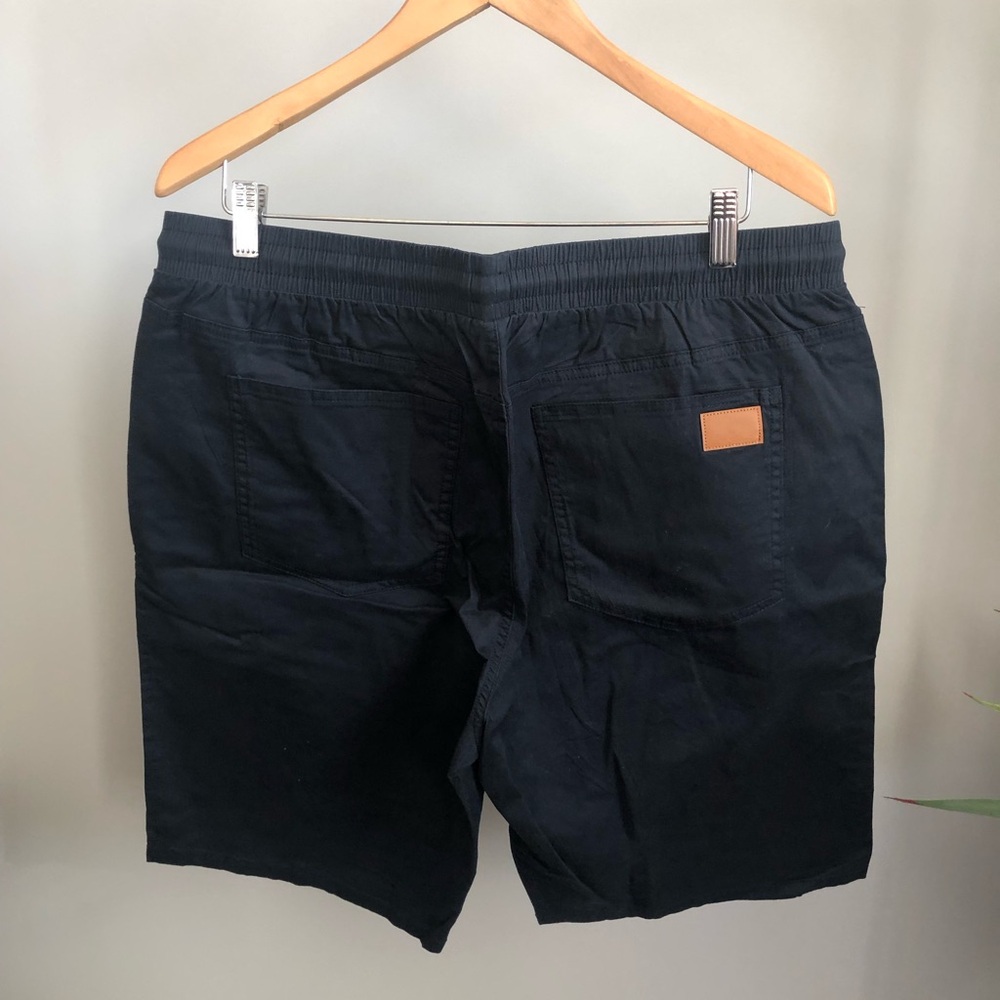 Men's Navy Casual Drawstring Shorts - Picture 2 of 5